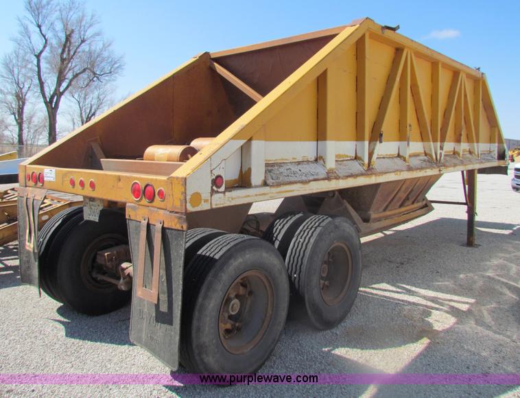 image for item H2237 1982 Clement 30' belly dump trailer