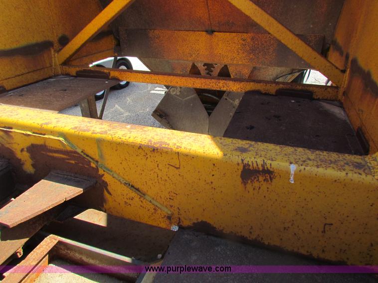 image for item H2237 1982 Clement 30' belly dump trailer