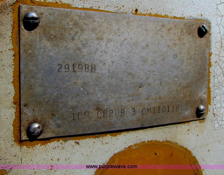 image for item H2237 1982 Clement 30' belly dump trailer