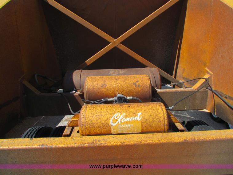 image for item H2237 1982 Clement 30' belly dump trailer