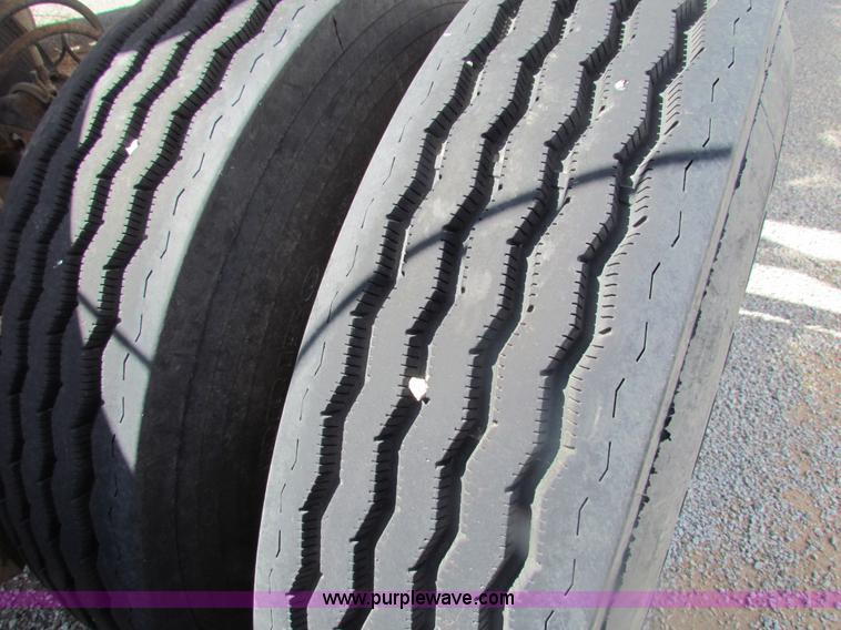 image for item H2237 1982 Clement 30' belly dump trailer