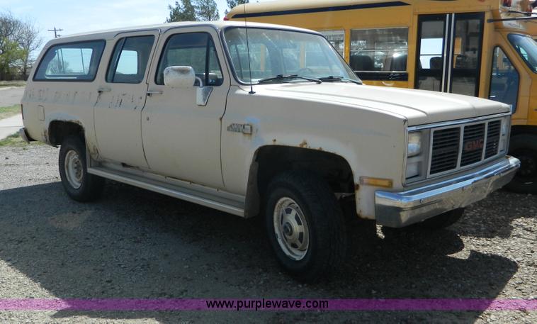 image for item H2477 1988 GMC Suburban 2500 SUV