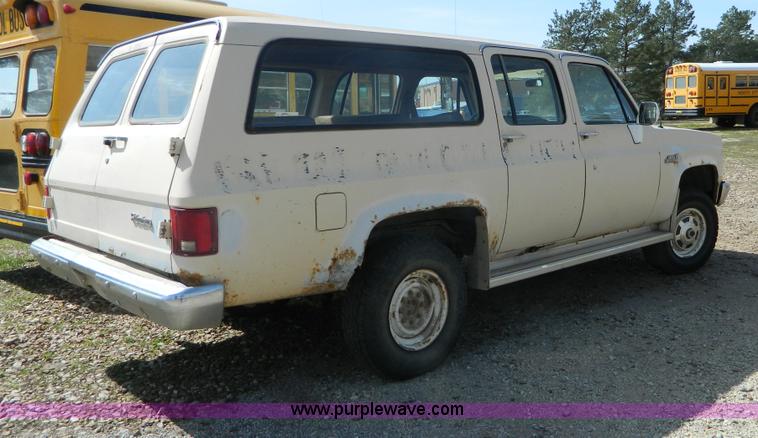 image for item H2477 1988 GMC Suburban 2500 SUV