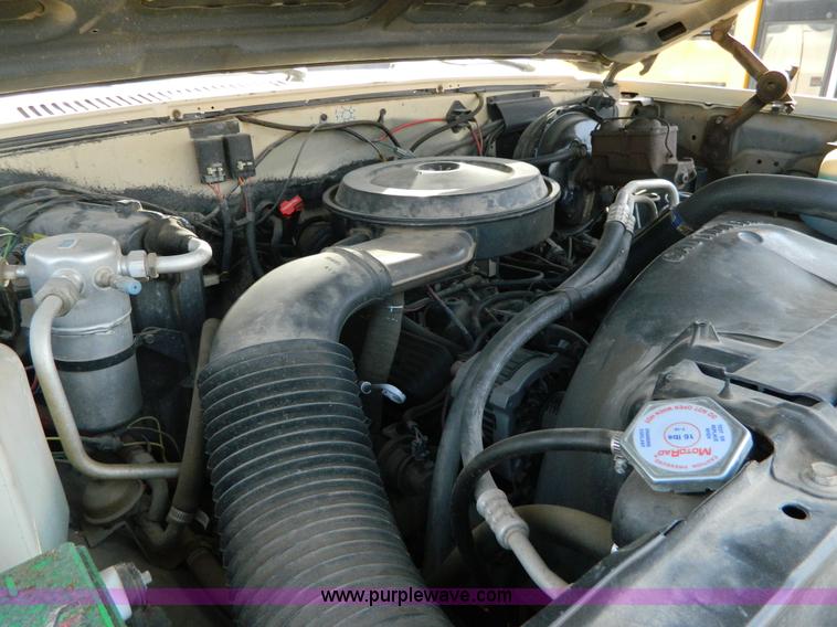 image for item H2477 1988 GMC Suburban 2500 SUV