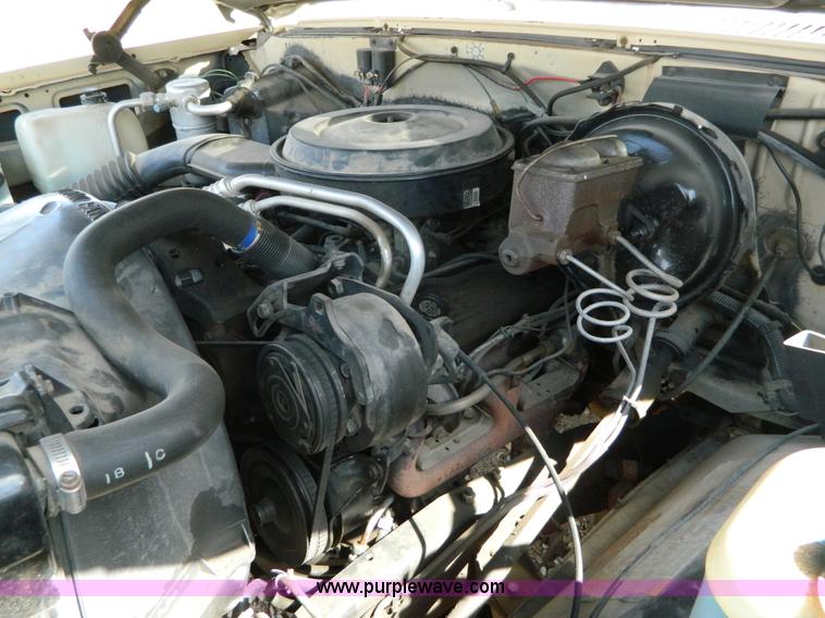 image for item H2477 1988 GMC Suburban 2500 SUV