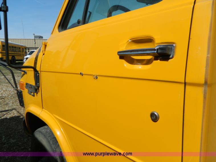 image for item H2478 1996 Chevrolet G30 bus