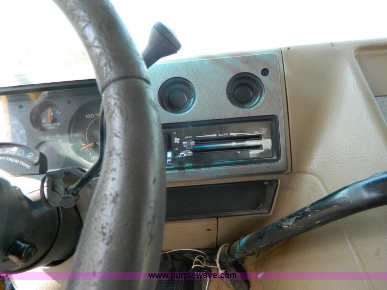 image for item H2478 1996 Chevrolet G30 bus