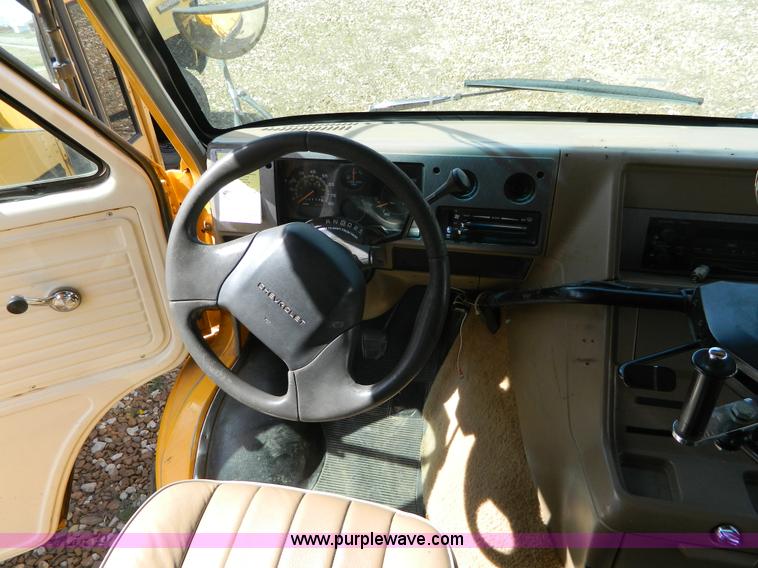 image for item H2478 1996 Chevrolet G30 bus