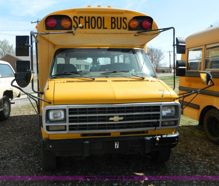 image for item H2478 1996 Chevrolet G30 bus