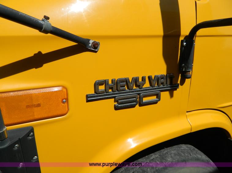 image for item H2478 1996 Chevrolet G30 bus