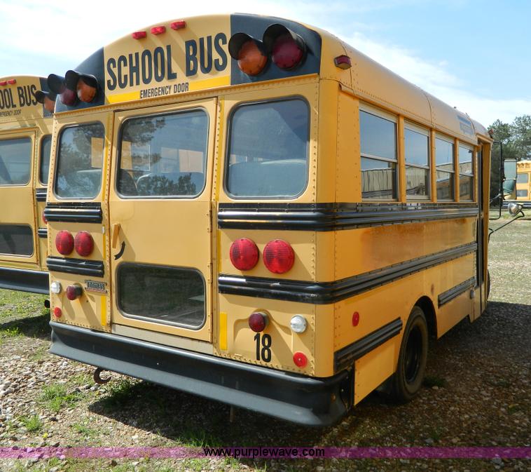 image for item H2479 1993 GMC G3500 Magnavan bus