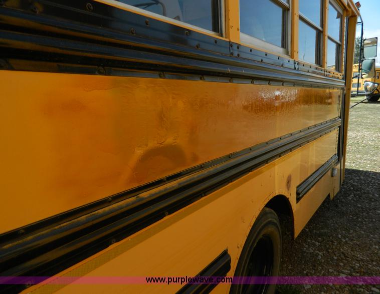 image for item H2479 1993 GMC G3500 Magnavan bus