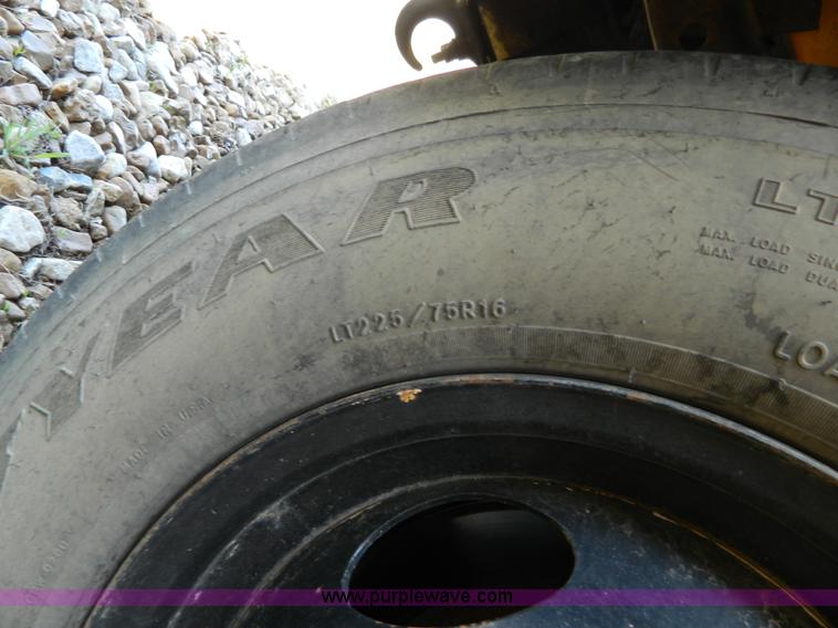 image for item H2479 1993 GMC G3500 Magnavan bus