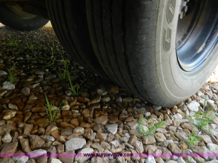 image for item H2479 1993 GMC G3500 Magnavan bus