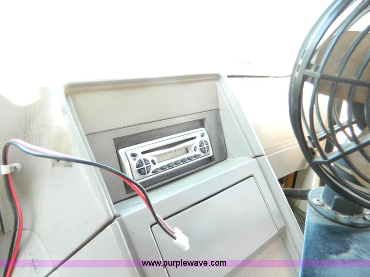 image for item H2479 1993 GMC G3500 Magnavan bus