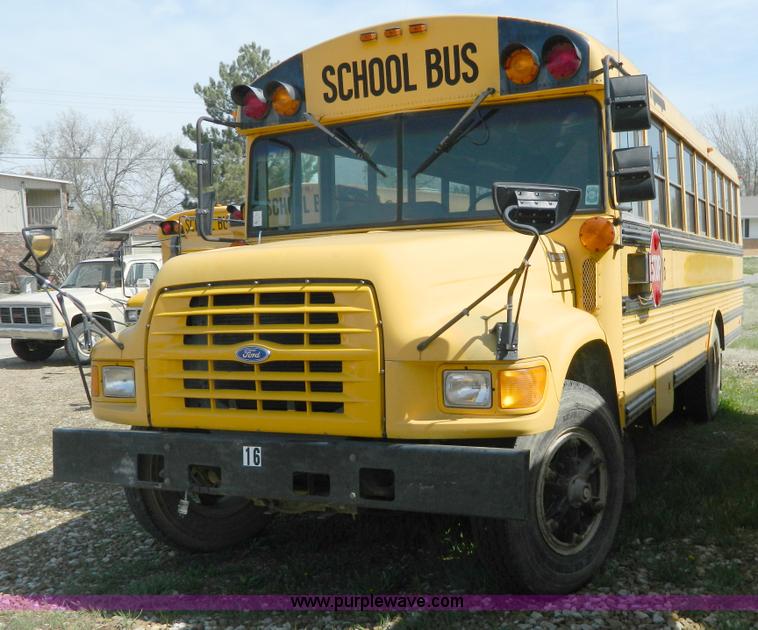 image for item H2480 1995 Ford B700 school bus