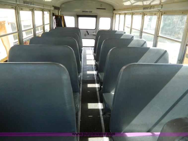 image for item H2480 1995 Ford B700 school bus