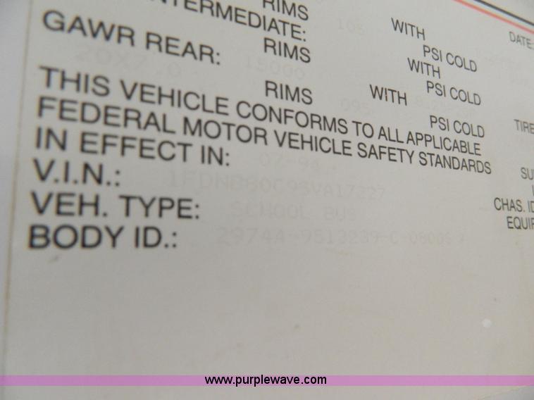 image for item H2480 1995 Ford B700 school bus