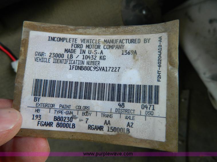 image for item H2480 1995 Ford B700 school bus