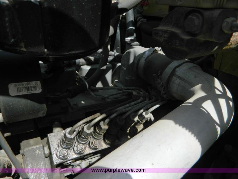 image for item H2480 1995 Ford B700 school bus