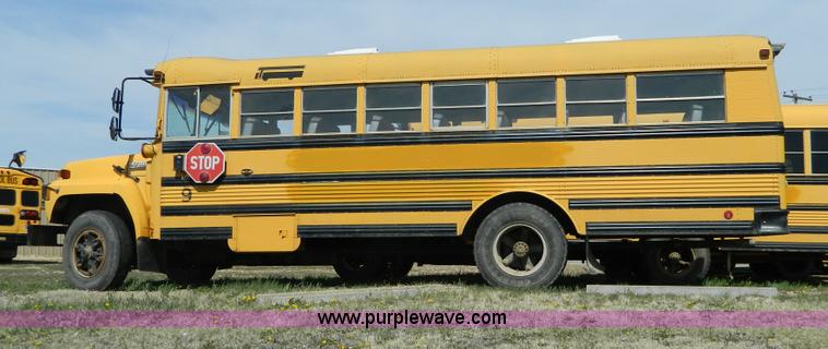 image for item H2481 1993 Ford B700 school bus