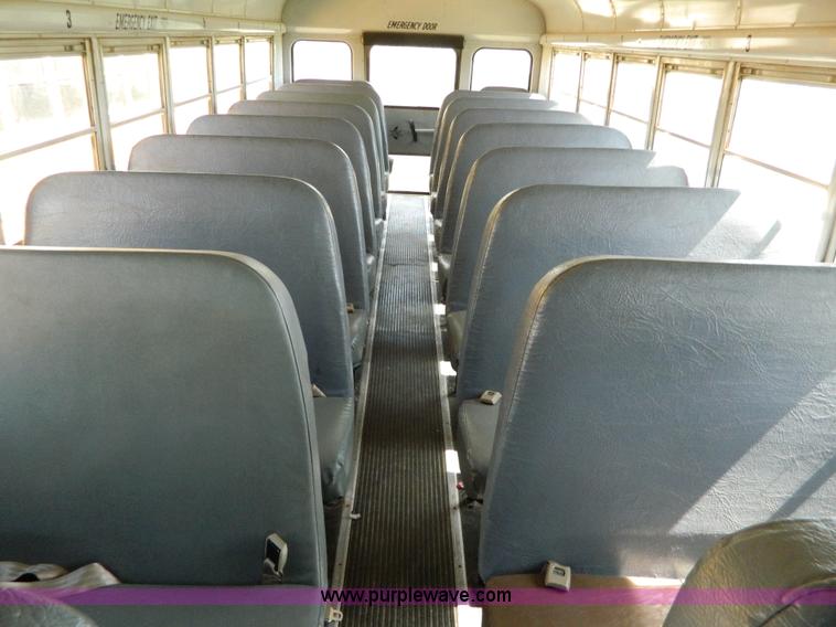 image for item H2481 1993 Ford B700 school bus