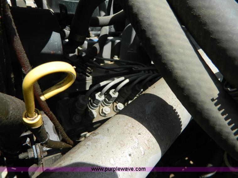 image for item H2481 1993 Ford B700 school bus