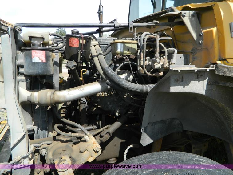 image for item H2481 1993 Ford B700 school bus