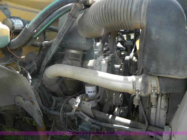 image for item H2481 1993 Ford B700 school bus