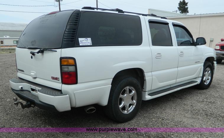 image for item H2482 2004 GMC Yukon Denali XL SVU