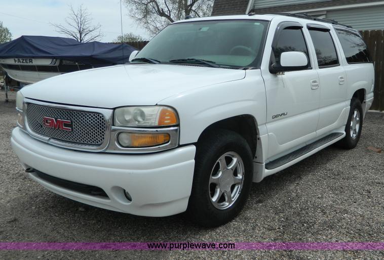 image for item H2482 2004 GMC Yukon Denali XL SVU