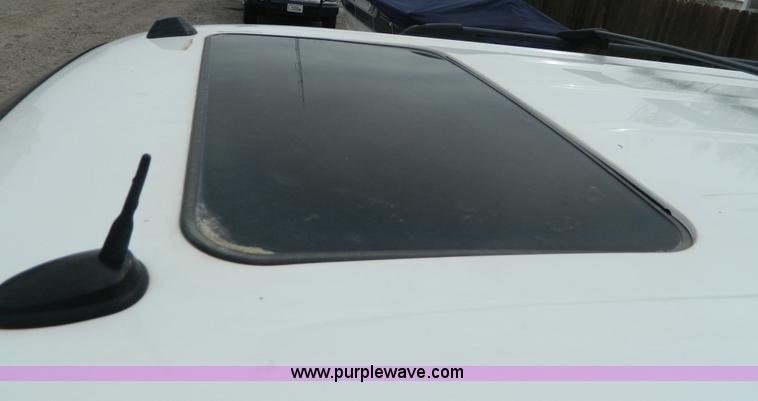 image for item H2482 2004 GMC Yukon Denali XL SVU