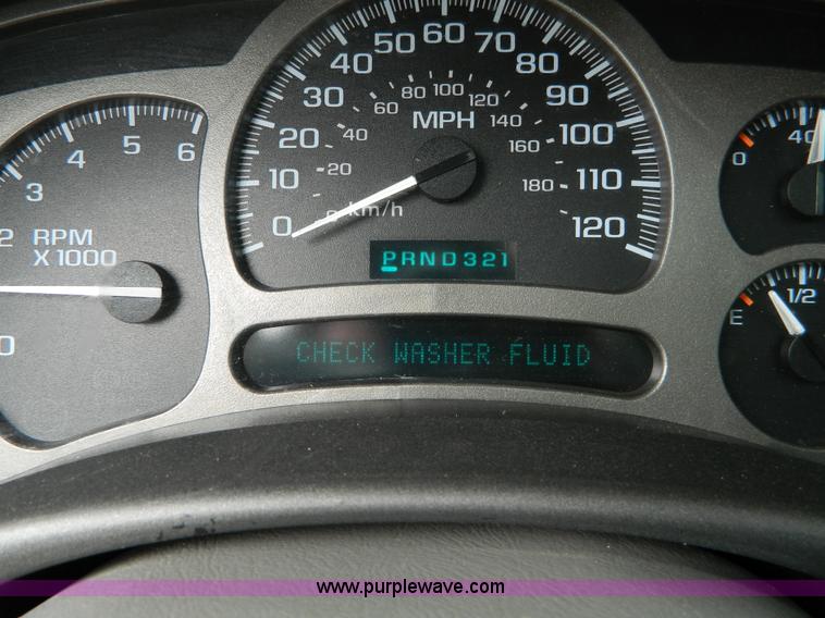 image for item H2482 2004 GMC Yukon Denali XL SVU