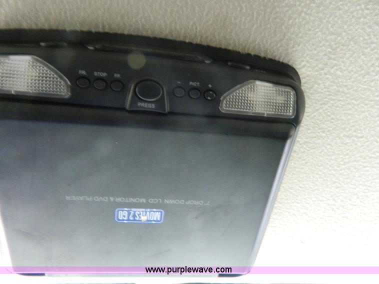 image for item H2482 2004 GMC Yukon Denali XL SVU