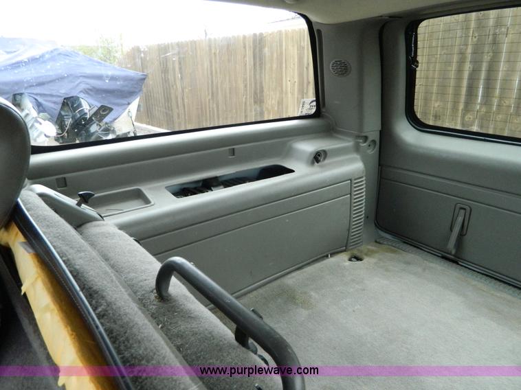 image for item H2482 2004 GMC Yukon Denali XL SVU