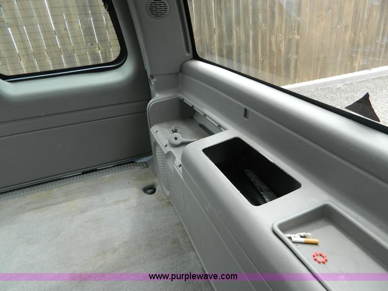 image for item H2482 2004 GMC Yukon Denali XL SVU