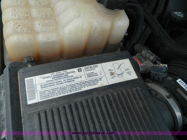 image for item H2482 2004 GMC Yukon Denali XL SVU