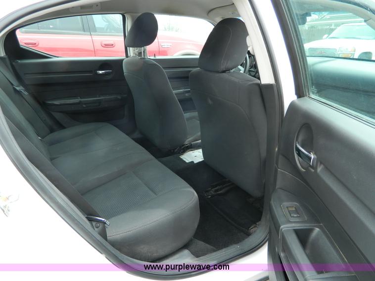 image for item H2483 2010 Dodge Charger