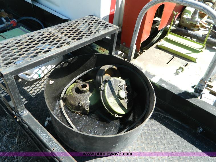 image for item H2487 1985 Myers sprayer