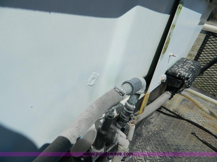 image for item H2487 1985 Myers sprayer