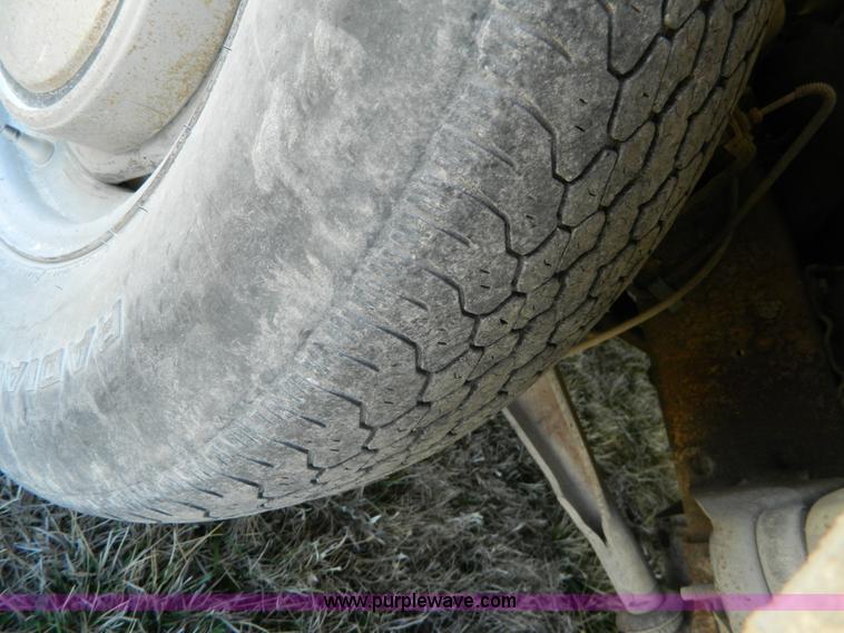 image for item H2488 1976 Ford F100 pickup truck