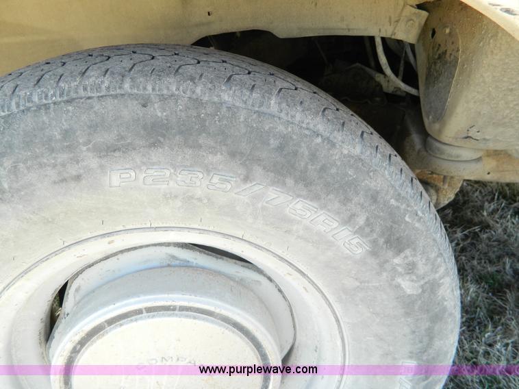 image for item H2488 1976 Ford F100 pickup truck