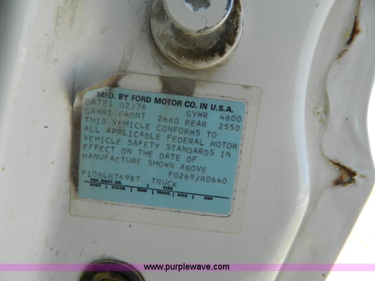 image for item H2488 1976 Ford F100 pickup truck