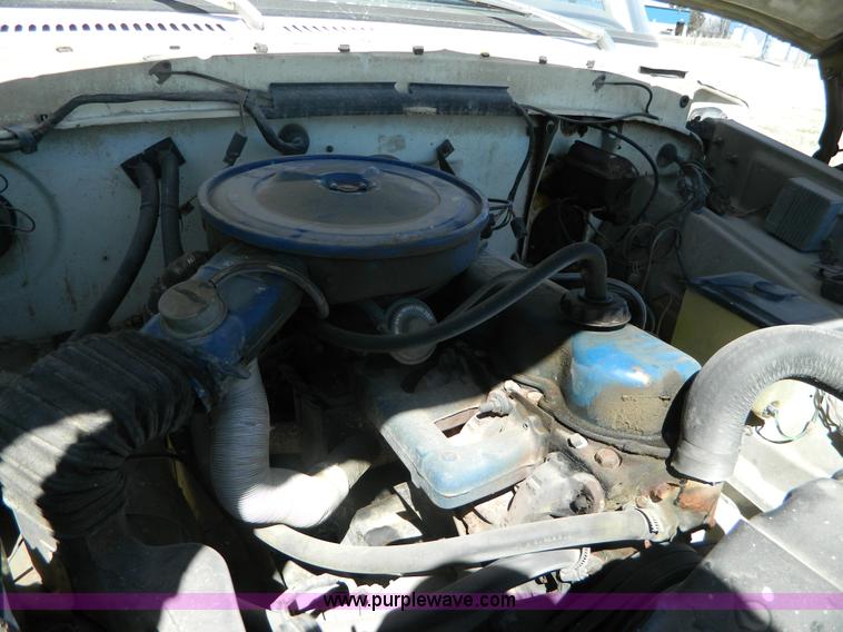 image for item H2488 1976 Ford F100 pickup truck