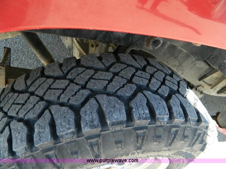 image for item H2489 1991 Toyota DLX Xtracab pickup truck