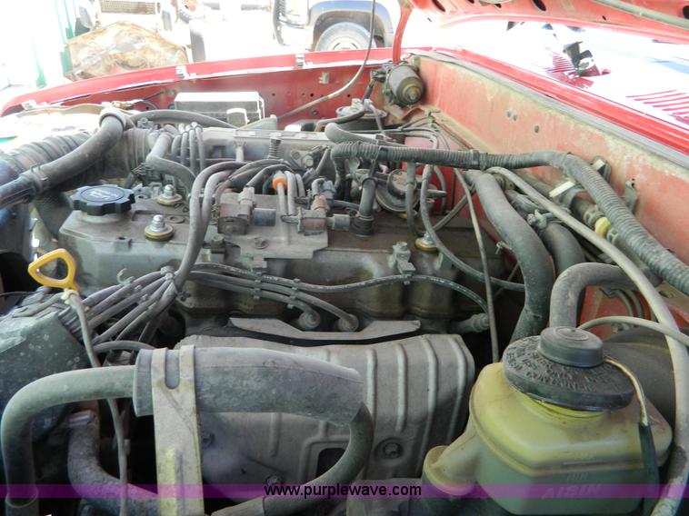 image for item H2489 1991 Toyota DLX Xtracab pickup truck