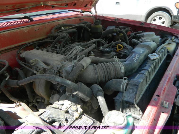 image for item H2489 1991 Toyota DLX Xtracab pickup truck