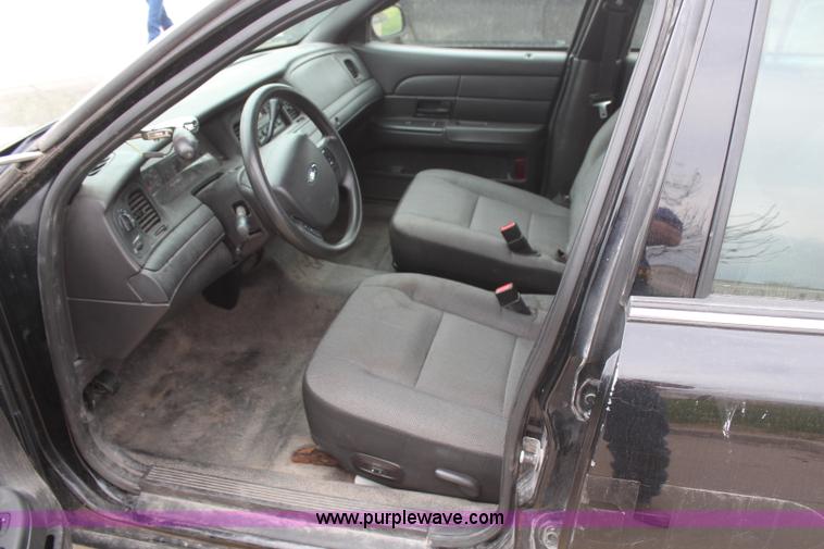 image for item H6001 2007 Ford Crown Victoria Police Interceptor