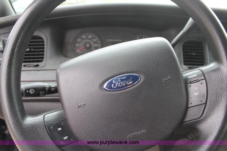 image for item H6001 2007 Ford Crown Victoria Police Interceptor