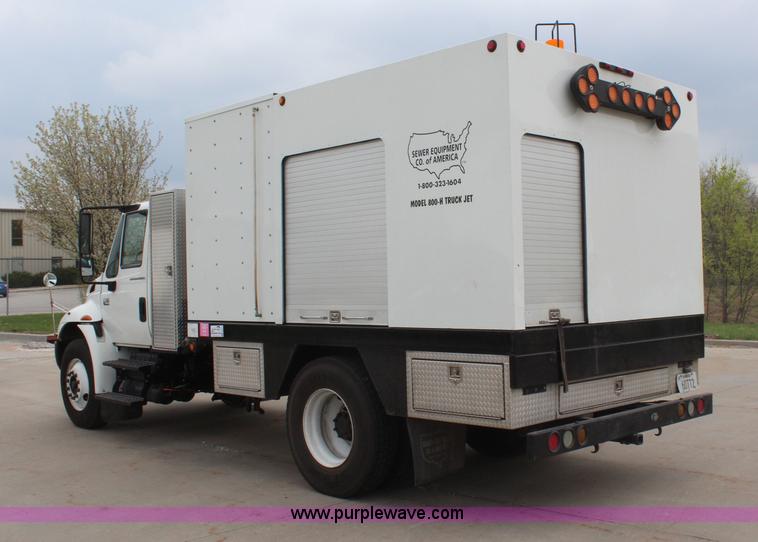 image for item H6014 2005 International DuraStar 4300 sewer jetter truck